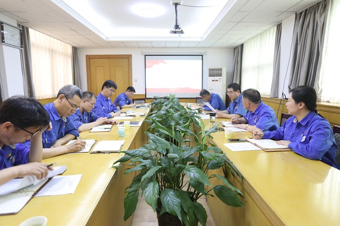 安彩朗朗讀書處，夏木蔭蔭正可人——安彩高科舉辦首期黨史學習教育專題讀書班